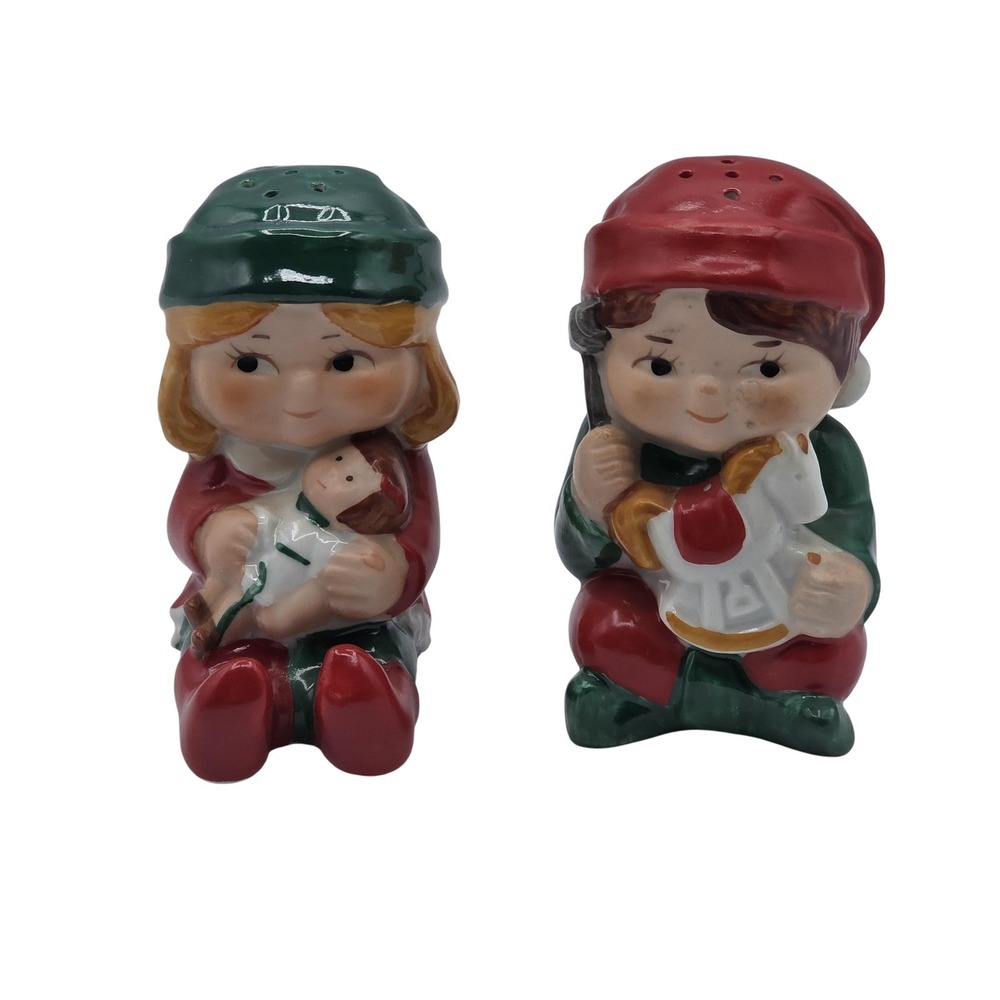 Avon Salt and Pepper Shakers Unisex OS Red Green Vintage 1983 Christmas Toys